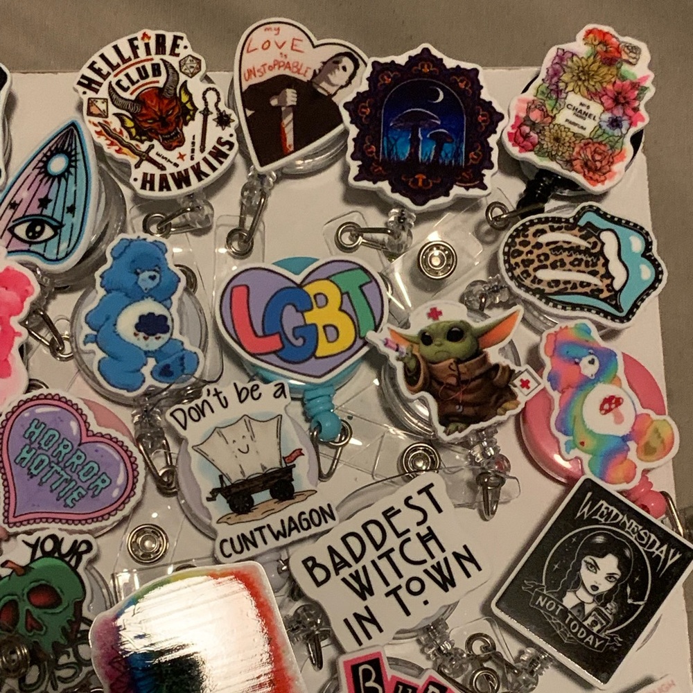 Custom badge reels